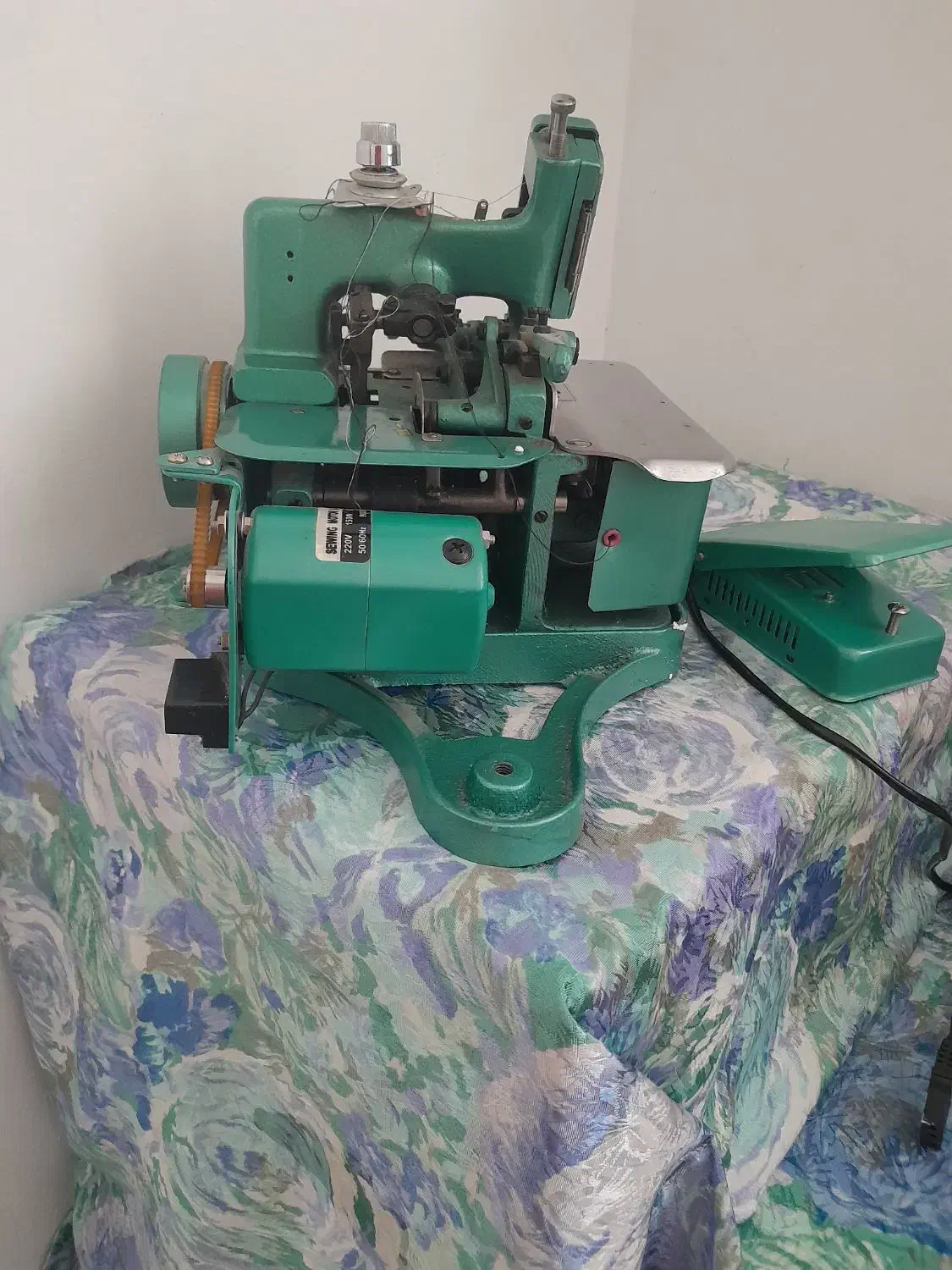 فروش سردوز پروانه سه نخ فقط ۳ماه استفاده کامل سالم|چرخ خیاطی و ریسندگی|گلبهار, شهر جدید گلبهار|دیوار