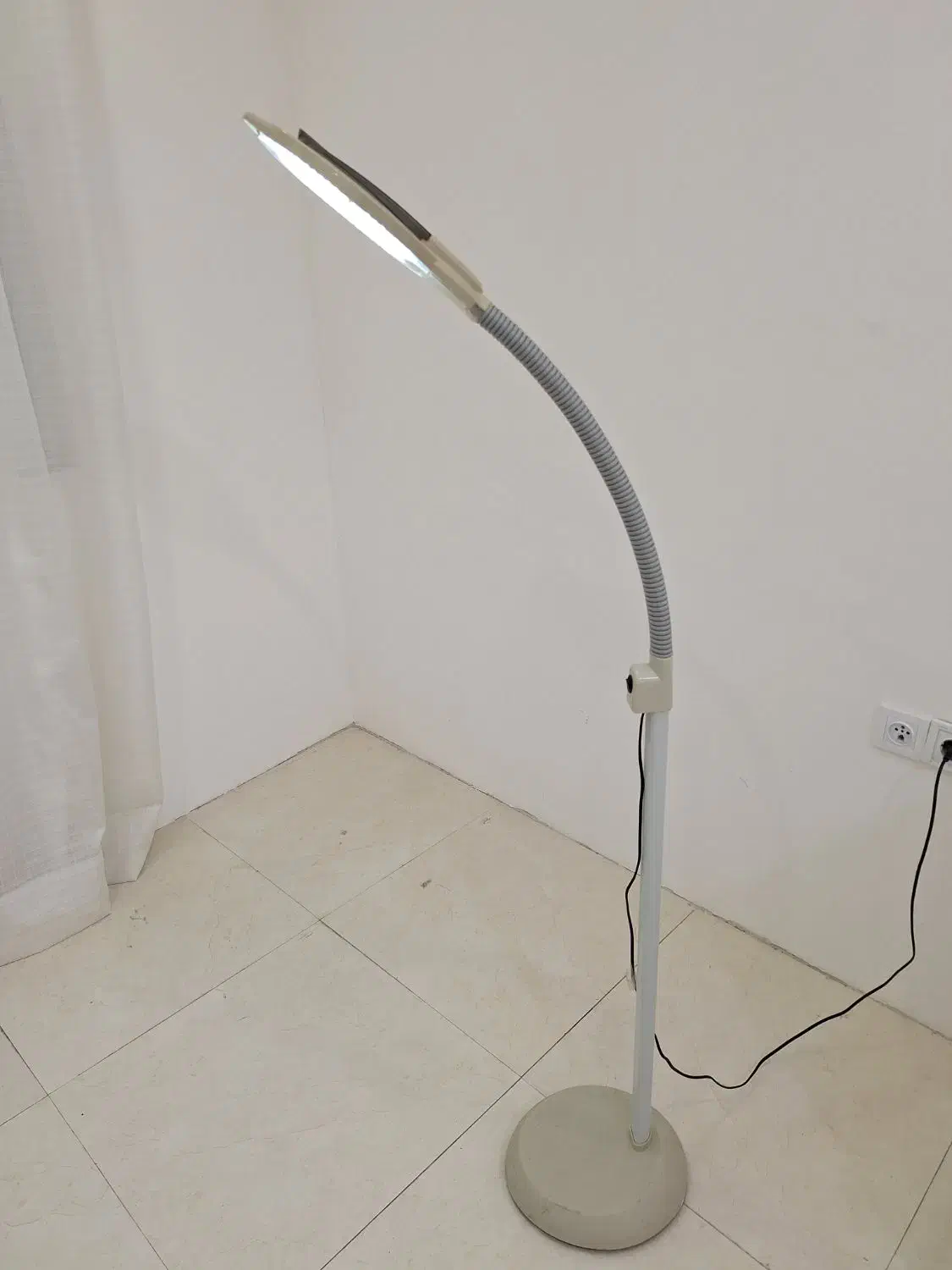 لوپ ایستاده برند beauty&best|آرایشی، بهداشتی، درمانی|آمل, |دیوار