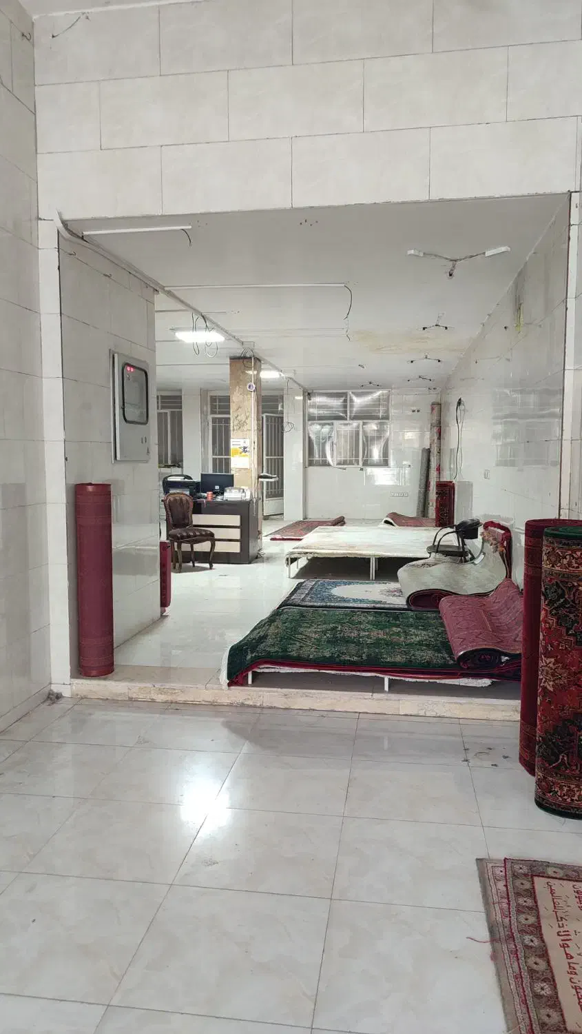 مغازه ۲۰۰متری همکف برگلخانه خانه اصفهان(همه مشاغل)|اجارهٔ مغازه و غرفه|اصفهان, خانه اصفهان|دیوار