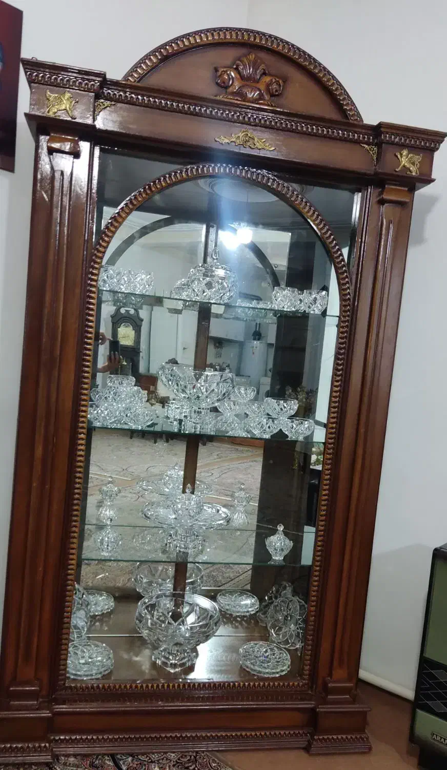 بوفه چوبی بزرگ|بوفه، ویترین، کنسول|سلماس, |دیوار