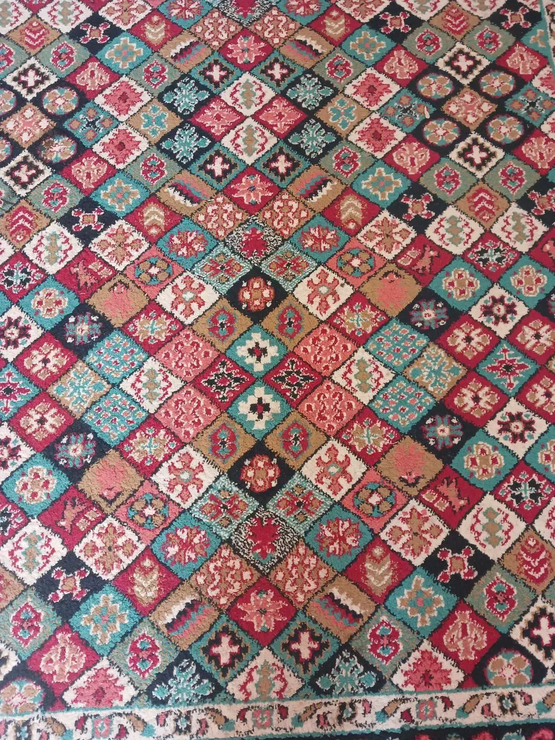 فرش قالی چه خوش رنگ 7تکه به فروش می رسد|فرش|کرج, فاز ۴ مهرشهر|دیوار