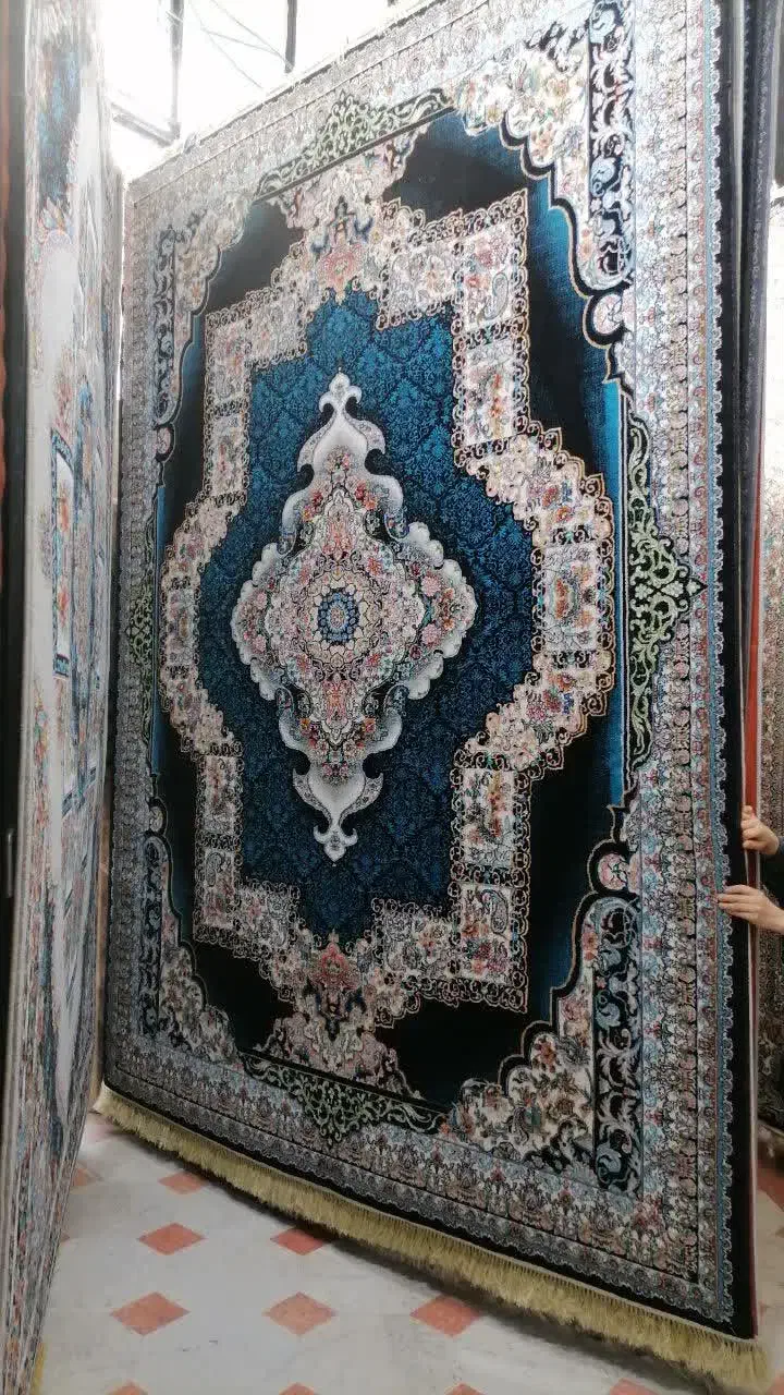 حراج چند تخته فرش ۷۰۰ شانه ۹متری تک مانده کارخانه|فرش|بهشهر, |دیوار