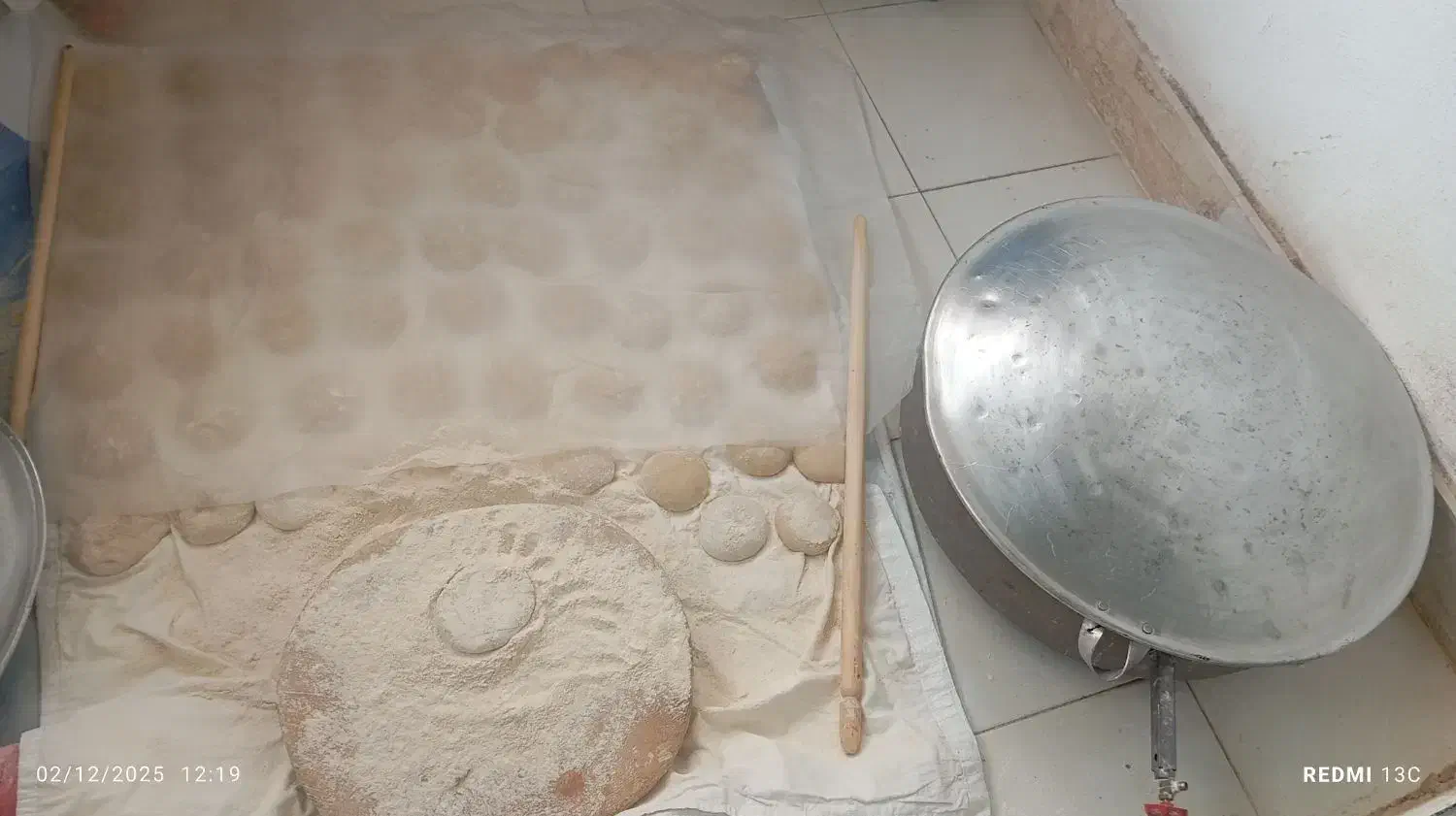 نان تیری|خوردنی و آشامیدنی|فولادشهر, مسکن مهر فولادشهر|دیوار