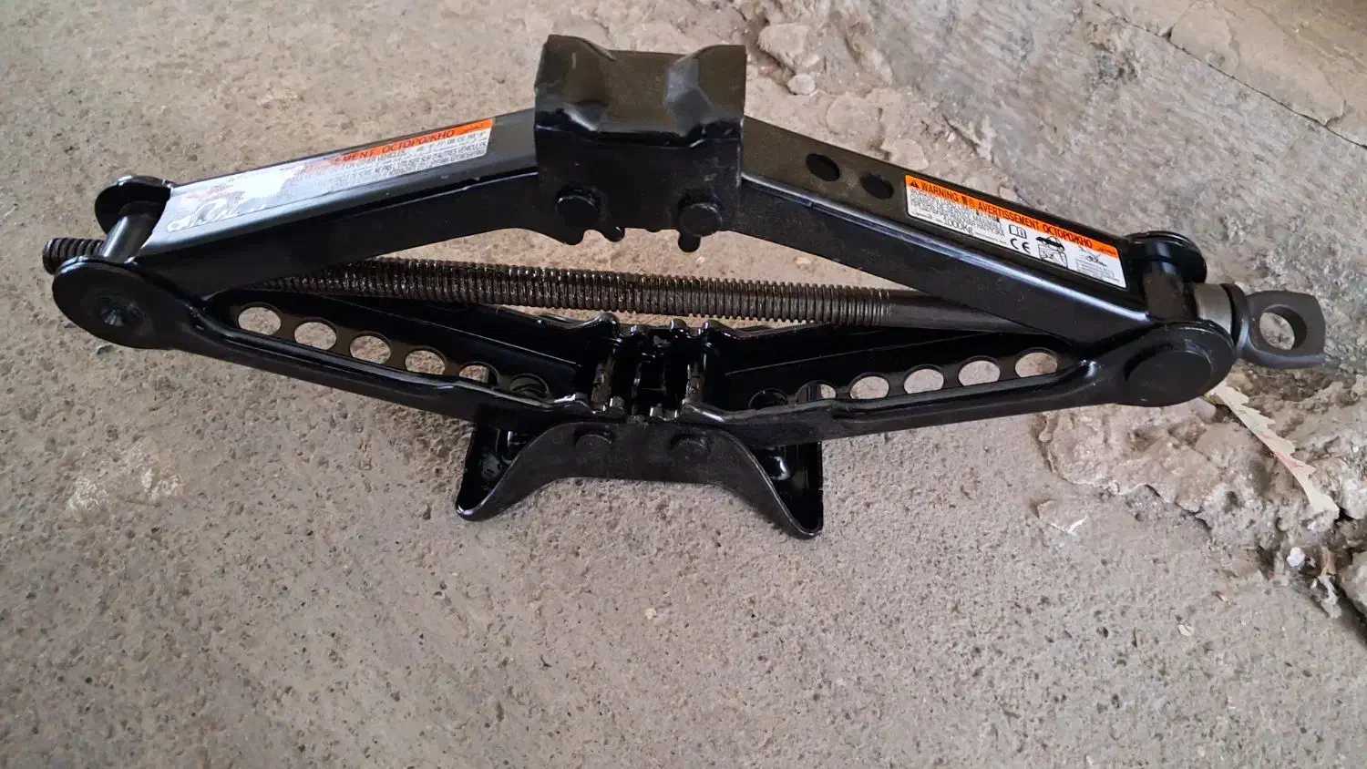 جک ماشین سالم درحدنو|قطعات یدکی و لوازم جانبی|بندرعباس, |دیوار