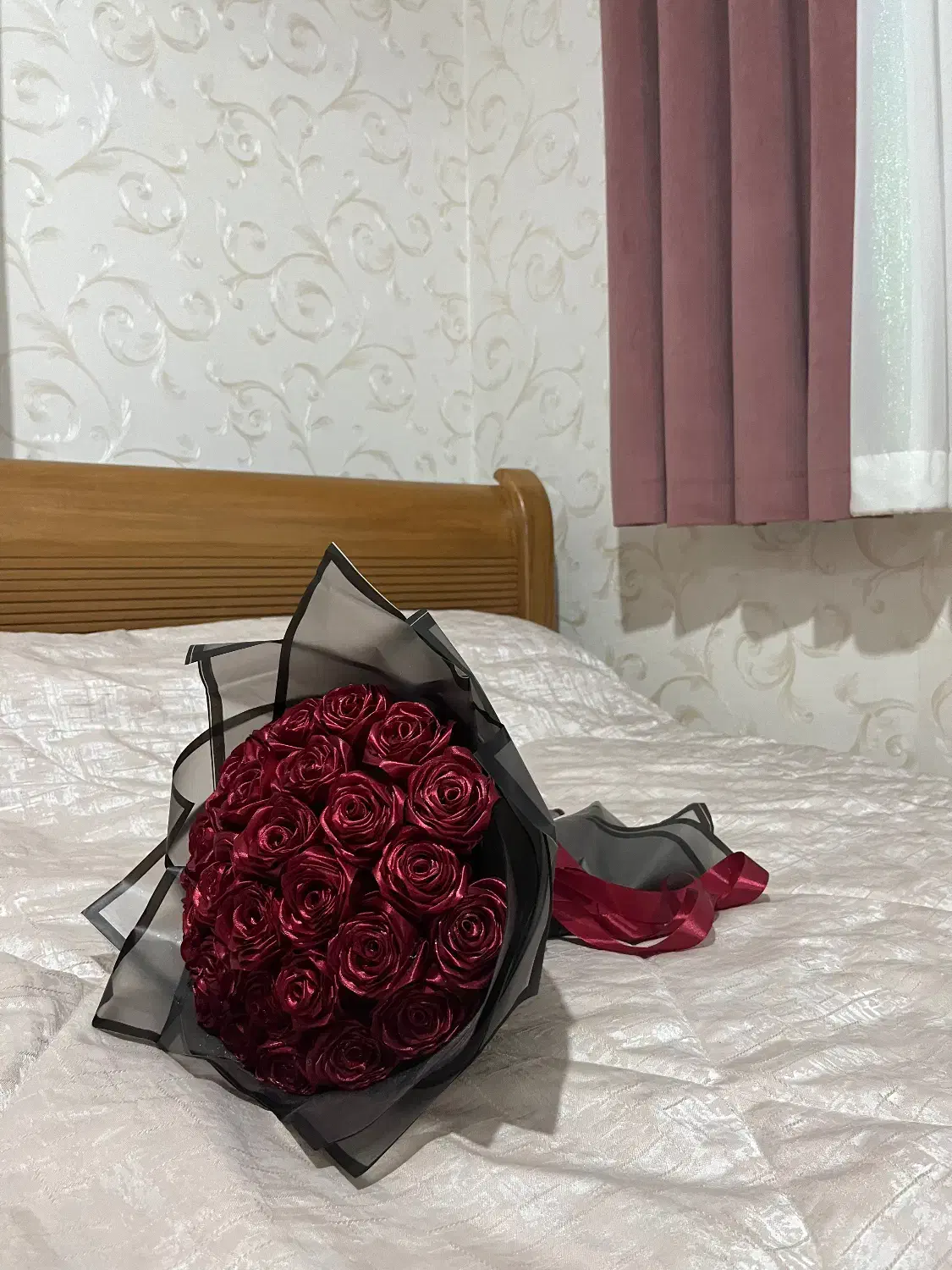 گل رز|گل مصنوعی|میانه, |دیوار