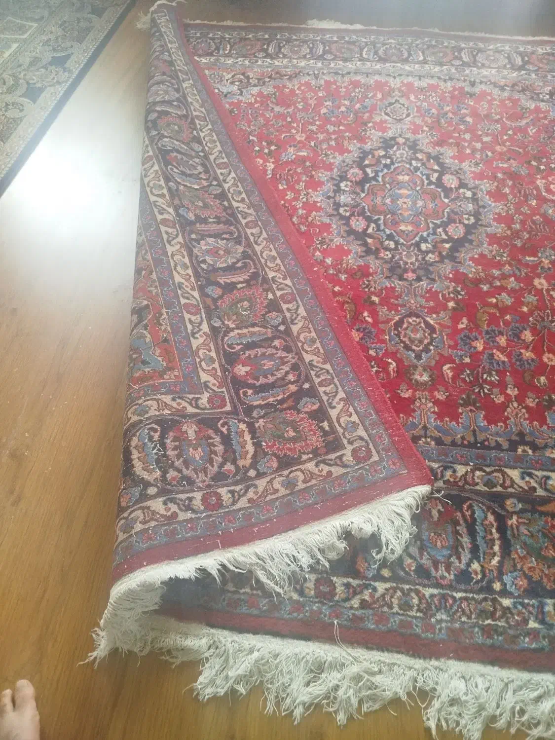 فرش دستباف قدیمی|فرش|ازنا, |دیوار