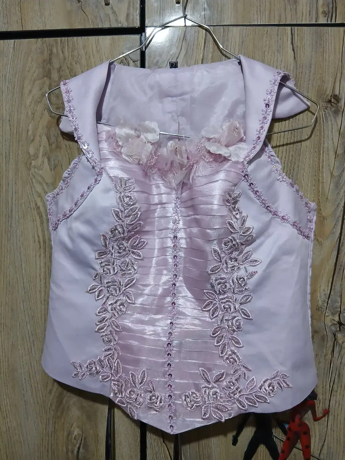 مجلسی زنانه|لباس|بروجرد, |دیوار