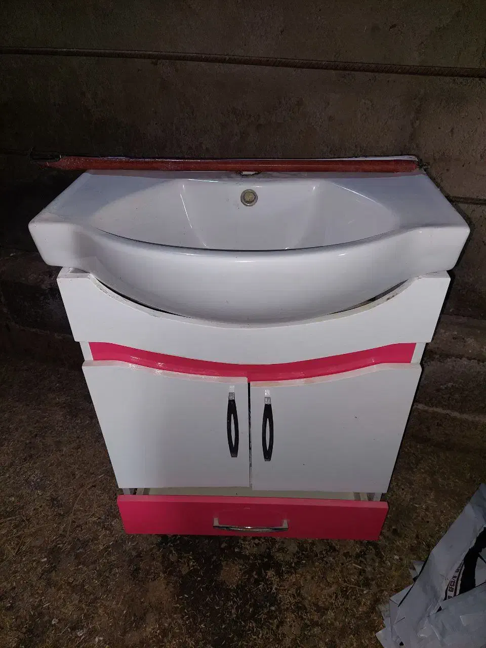 روشویی کابینتی و کابینت گالوانیزه|مصالح و تجهیزات ساختمان|رشت, استقامت ۲|دیوار