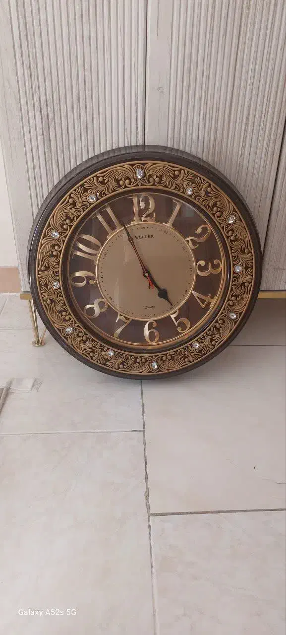 ساعت دیواری شیک در حد نو|ساعت دیواری و تزئینی|ری, اقدسیه|دیوار