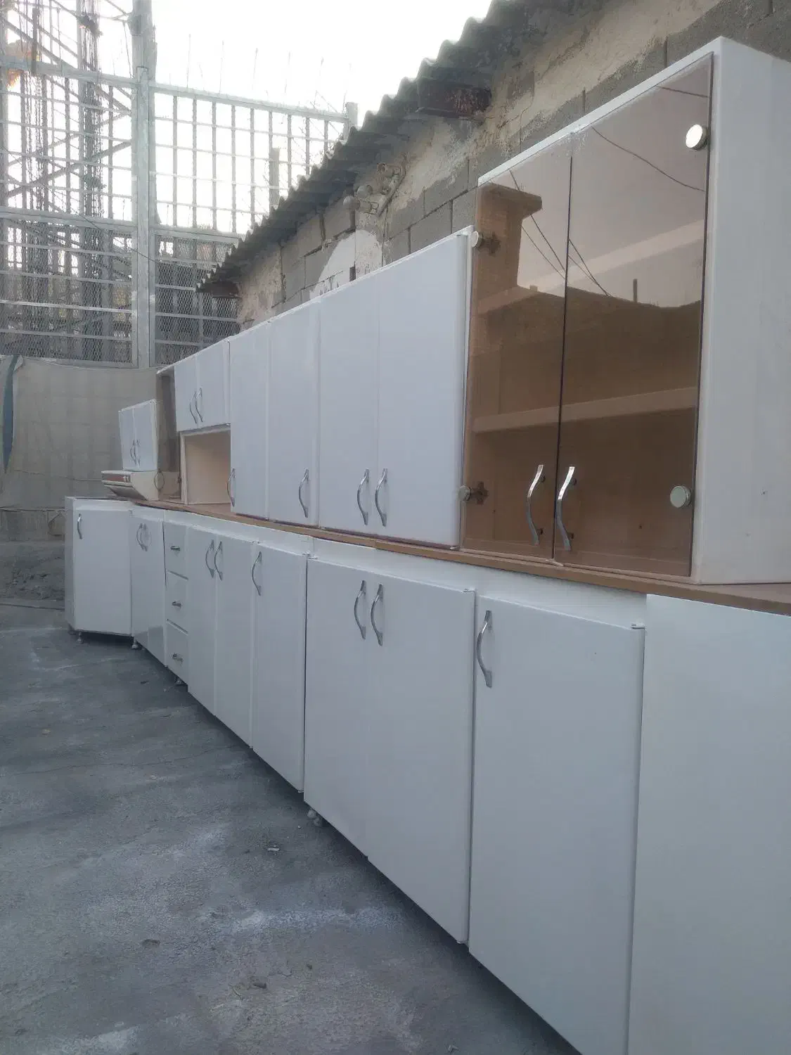 کابینت دست دوم تمام فلزی رنگ کوره ای در حد نو|مصالح و تجهیزات ساختمان|شیراز, ماه فیروزان|دیوار