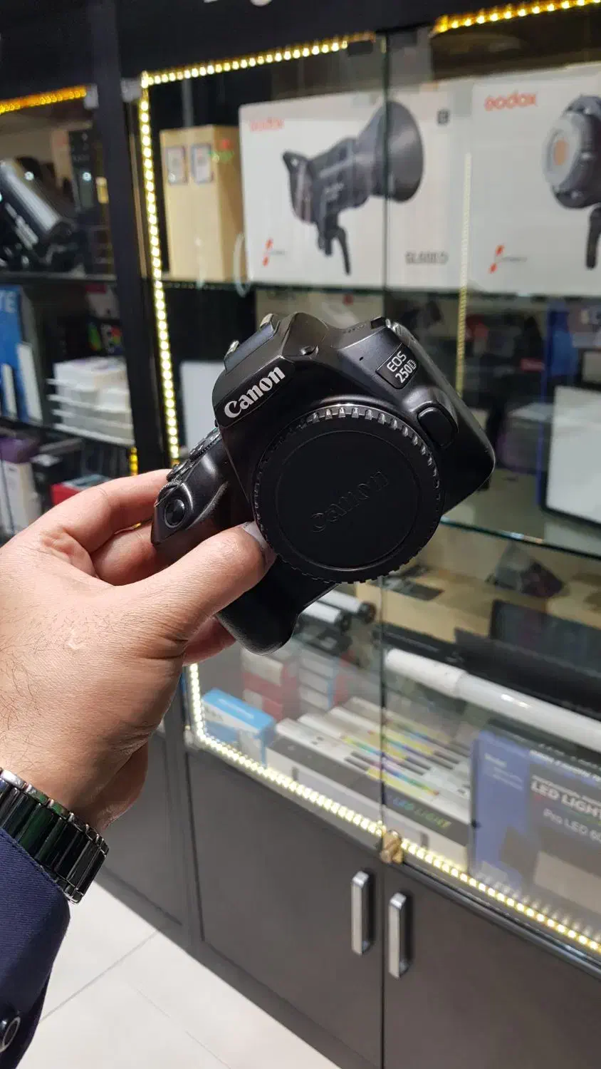 canon 250d body|دوربین عکاسی و فیلم‌برداری|مشهد, سراب|دیوار