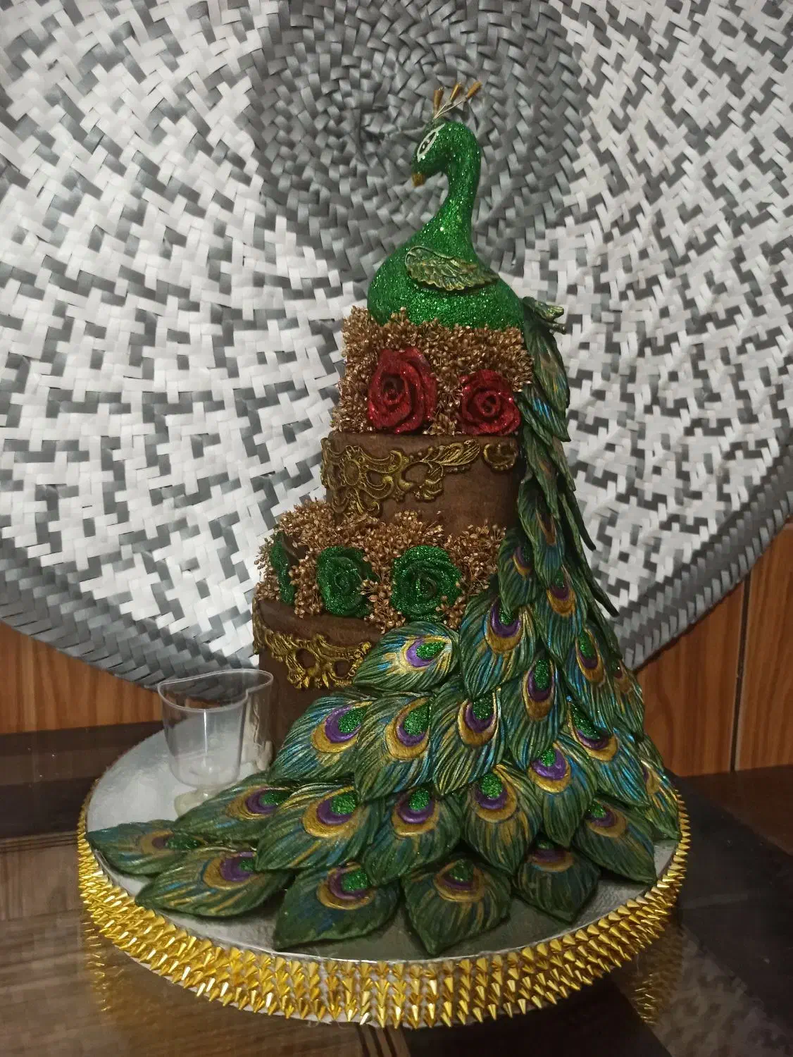 سینی حنا|خدمات پذیرایی، مراسم|سی‌سخت, |دیوار