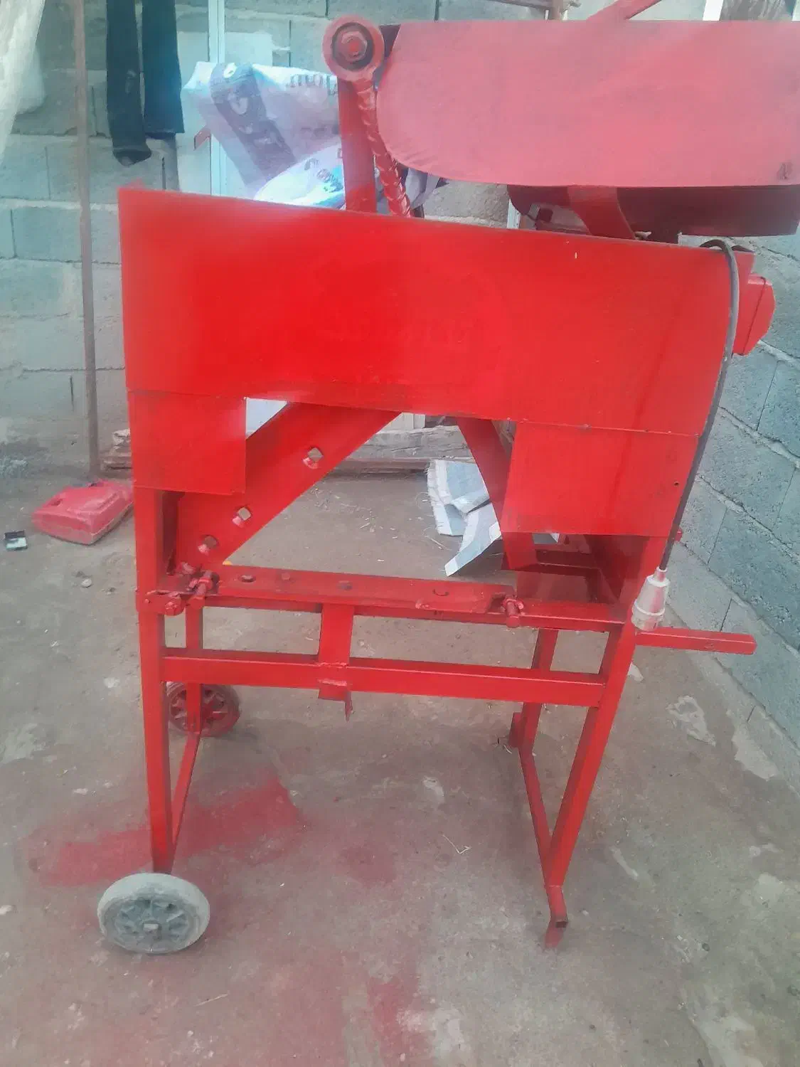 علف خوردکن|خردکن، آسیاب، غذاساز|بستان آباد, |دیوار