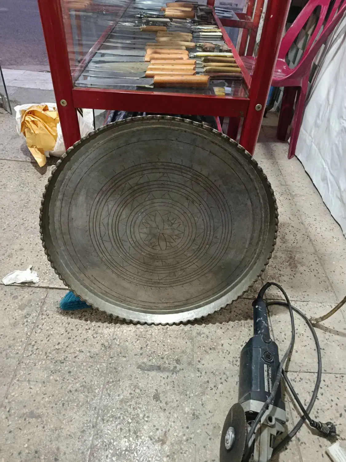 سینی مسی قدیمی|کلکسیون اشیاء عتیقه|خرمدره, |دیوار