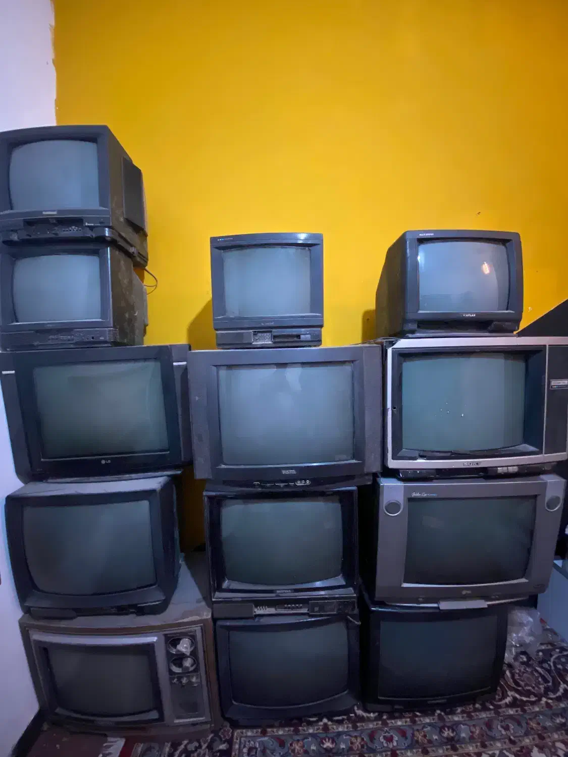 تلوزیون قدیمی کلکسیونی|کلکسیون اشیاء عتیقه|رفسنجان, |دیوار