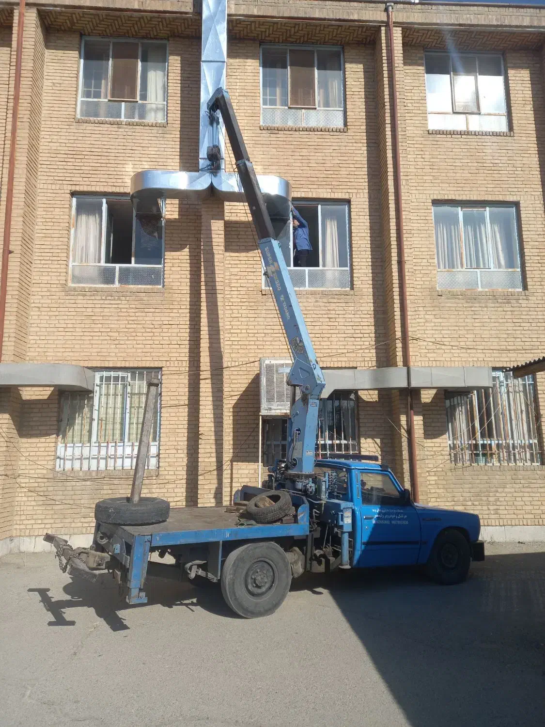 جرثقیل نیسان .تخلیه وبارگیری .جابجای کانکس|خدمات حمل و نقل|بروجرد, |دیوار