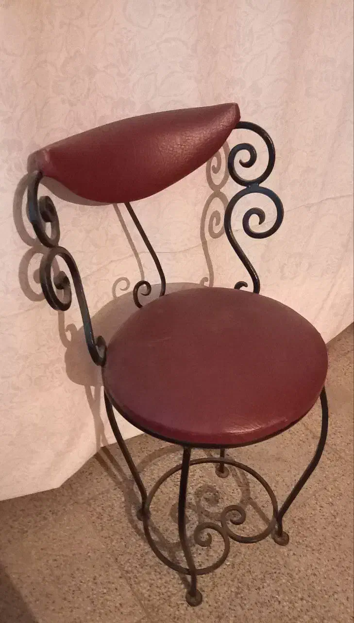 صندلی فلزی فرفورژه زیر اُپن|صندلی و نیمکت|همدان, |دیوار