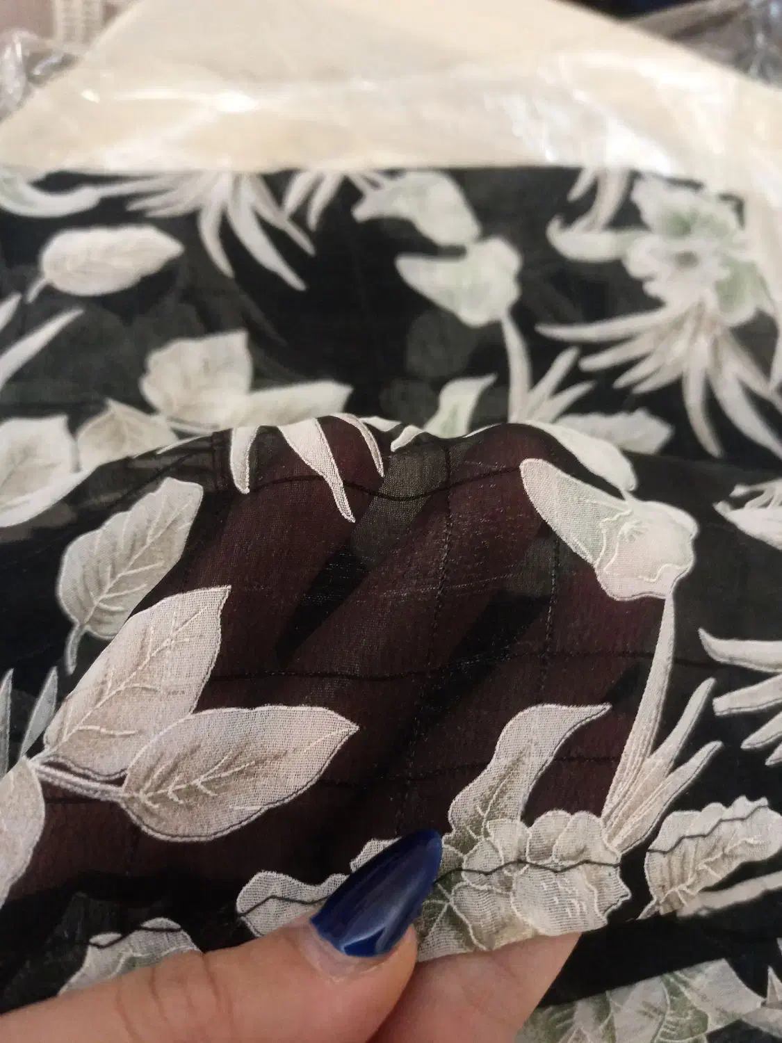 چادر نونو|لباس|کرج, عظیمیه|دیوار