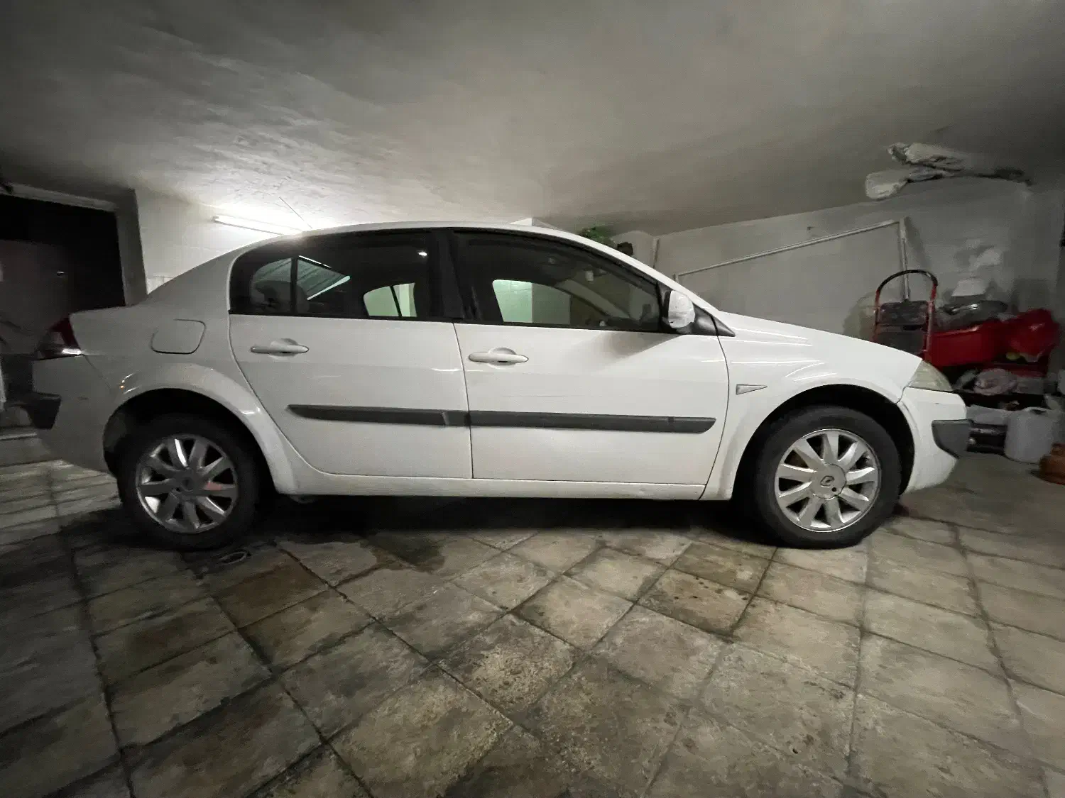 مگان ۲۰۰۰ مدل ۹۱،اتومات|خودرو سواری و وانت|شیراز, غدیر جنوبی|دیوار