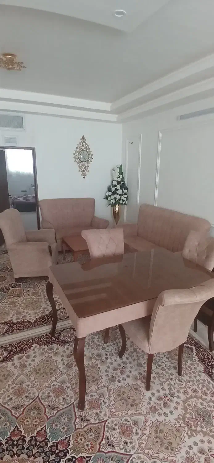 مبل ۶نفره و میز نهار خوری|مبلمان خانگی و میز عسلی|تربتحیدریه, شهرک ولیعصر|دیوار