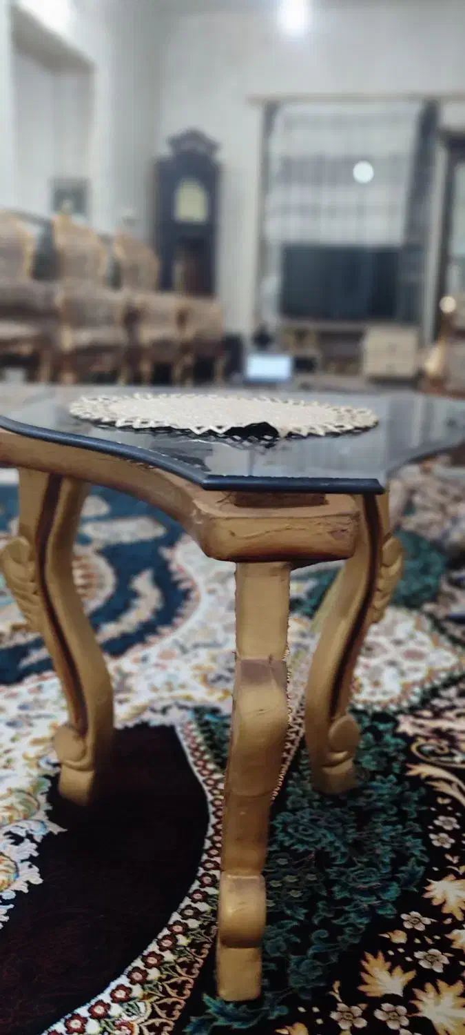 مبل ۹نفره سلطنتی به همراه میز عسلی|مبلمان خانگی و میز عسلی|اراک, |دیوار