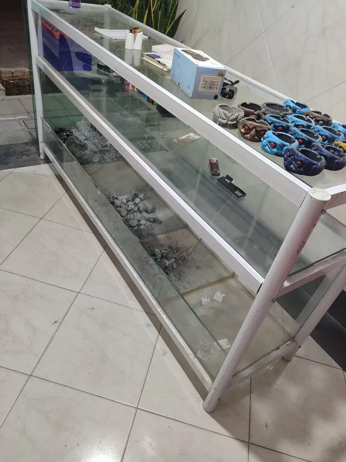 ویترین/قفسه/استند/میز پیشخوان|بوفه، ویترین، کنسول|هشتگرد, فاز ۱ مهستان|دیوار