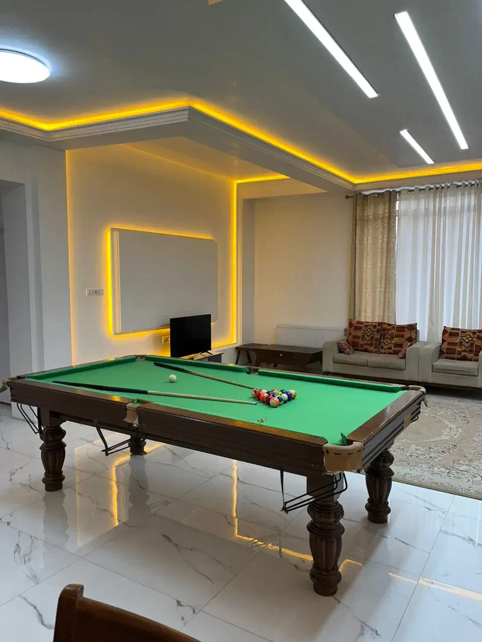 اجاره باغ ویلا با استخر آبگرم گویم قلات صدرا|اجارهٔ کوتاهمدت ویلا و باغ|شیراز, قلات|دیوار