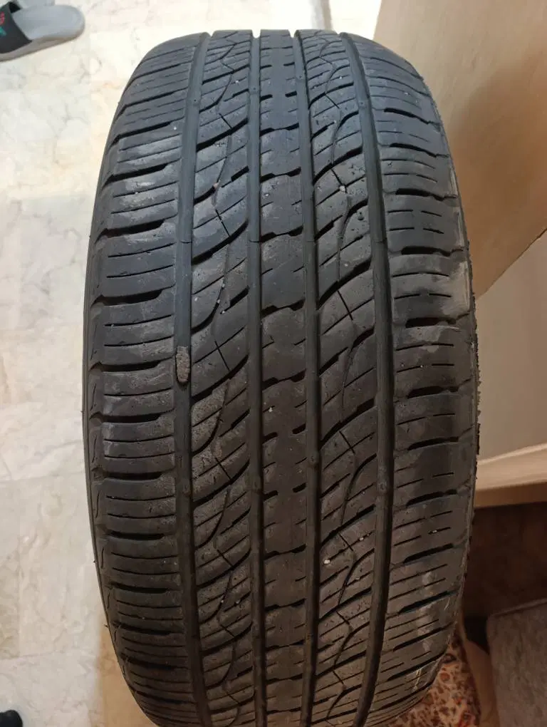 لاستیک خارجی ۲۳۵ ۵۵ ۱۹ KUMHO|قطعات یدکی و لوازم جانبی|تهران, بهاران|دیوار