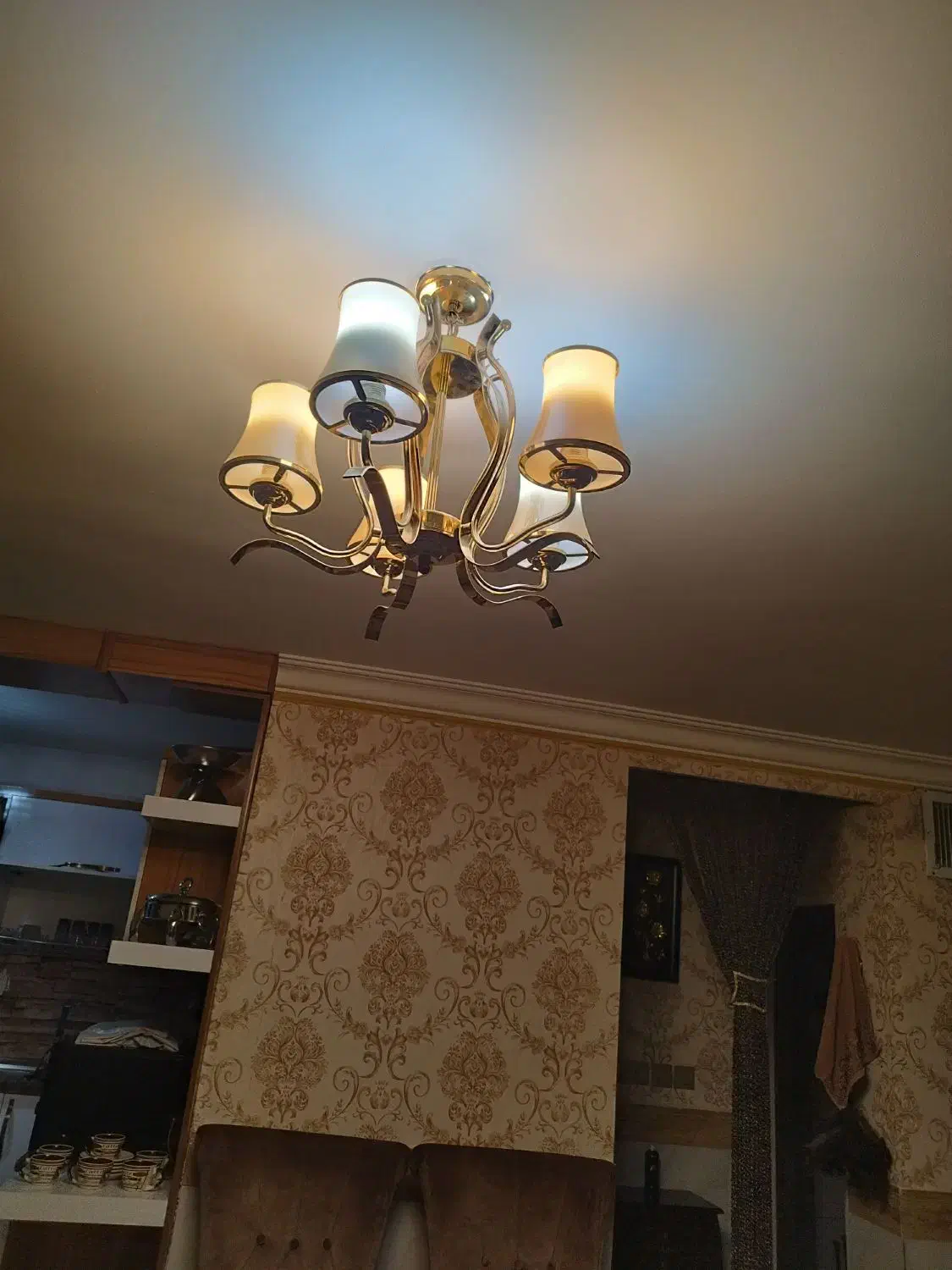 لوستر|لوستر و چراغ آویز|مشهد, کوشش|دیوار