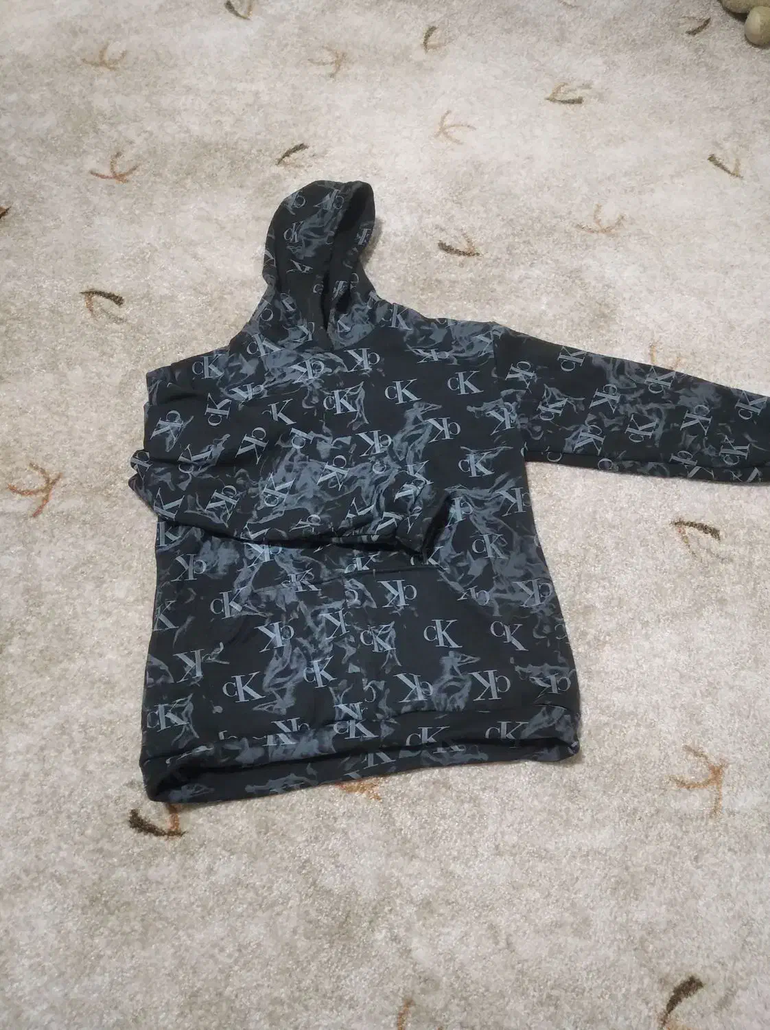 لباس گرم|لباس|بدره, |دیوار