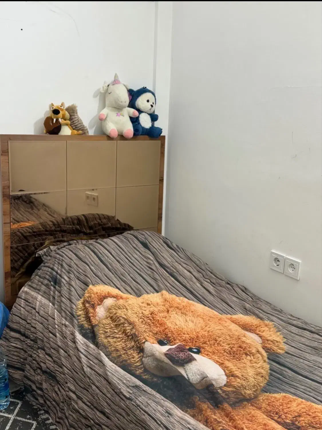 تخت وکمد و ایینه قدی|تخت و سرویس خواب|مشهد, چهارچشمه|دیوار