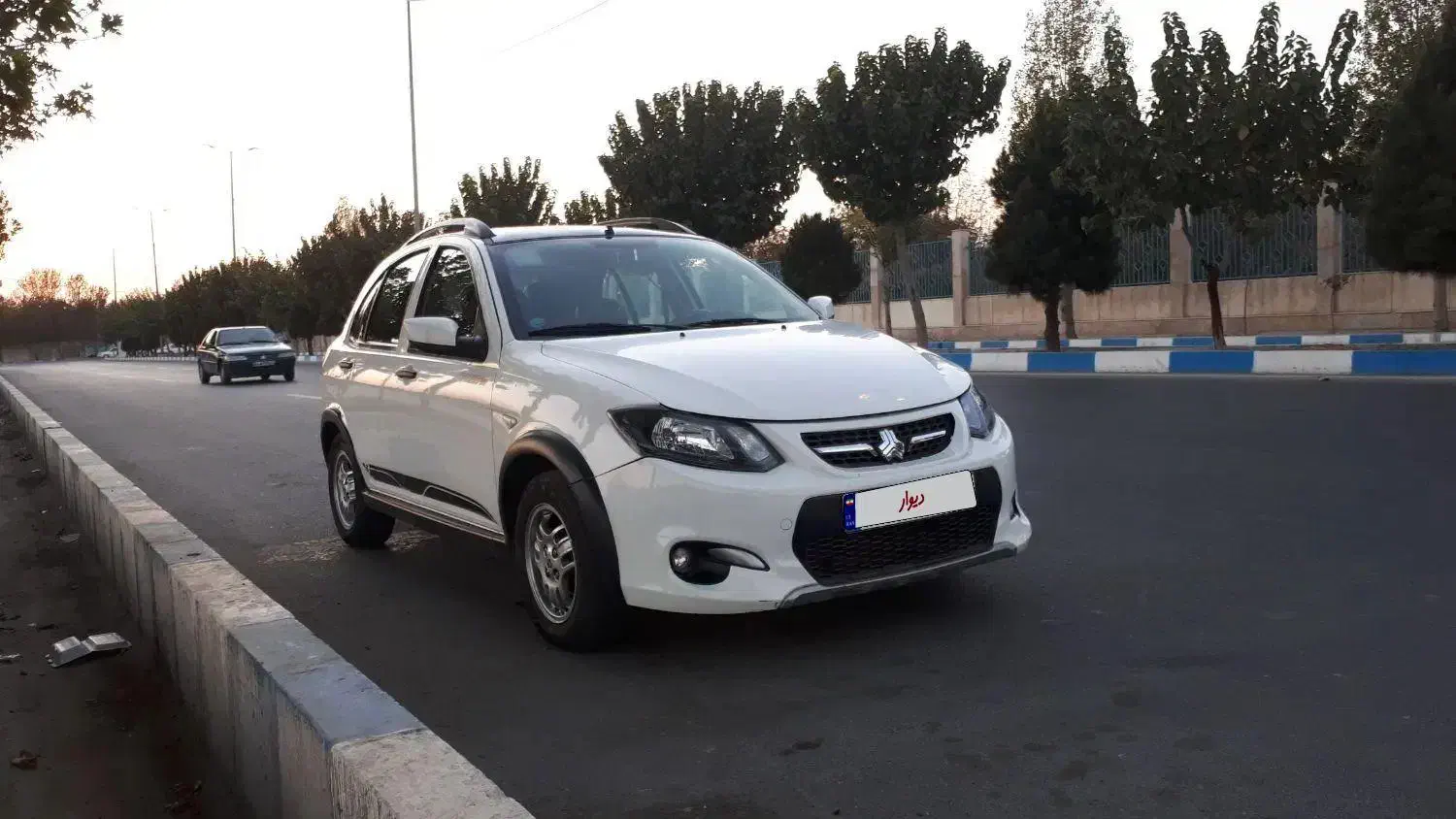 کوئیک آر 1401 یه لکه رنگ|خودرو سواری و وانت|شهریار, شهرک امیریه|دیوار