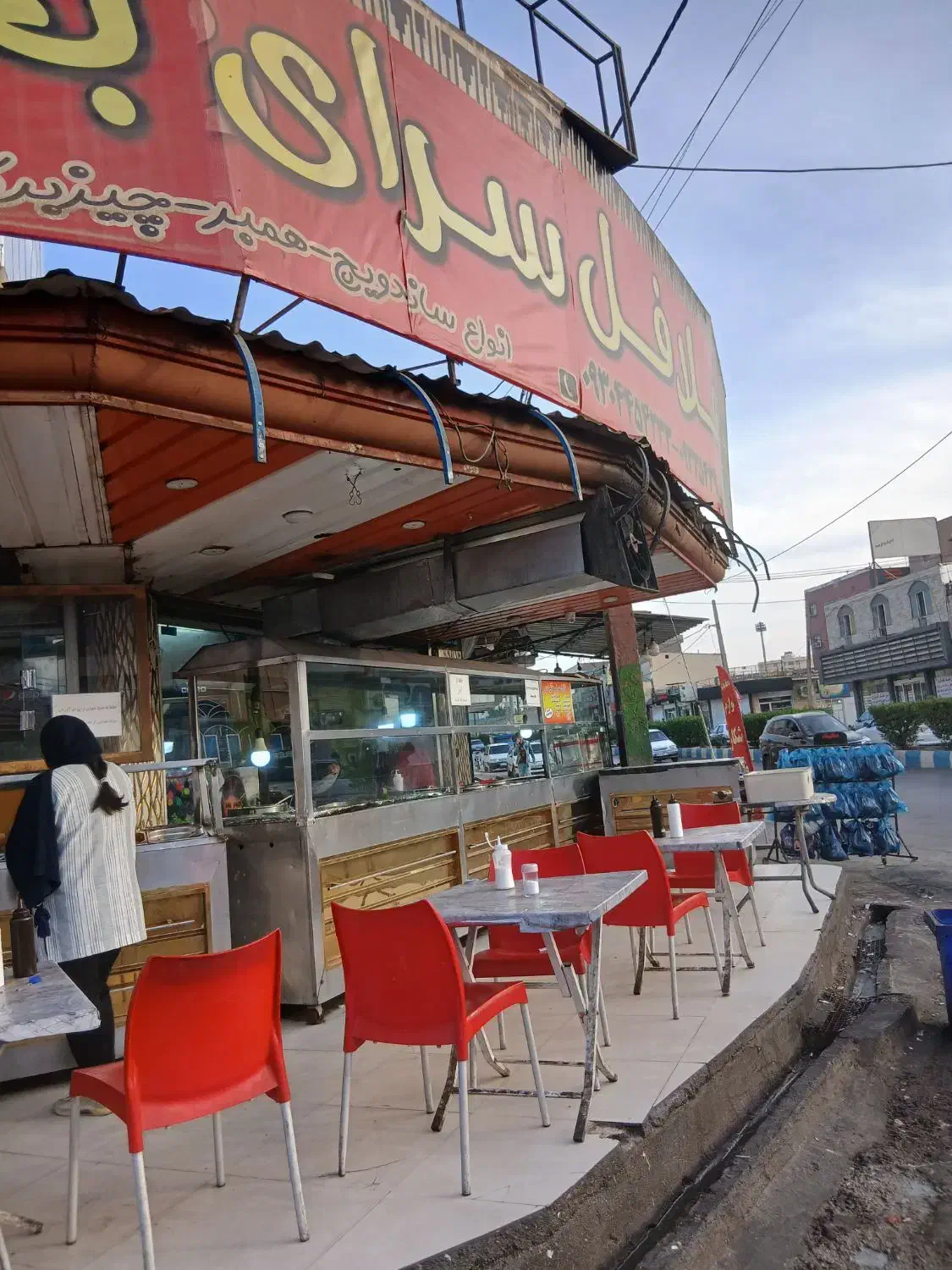 استخدام نیرو برای کار در فلافلی|استخدام خدمات فروشگاه و رستوران|مسجد سلیمان, |دیوار