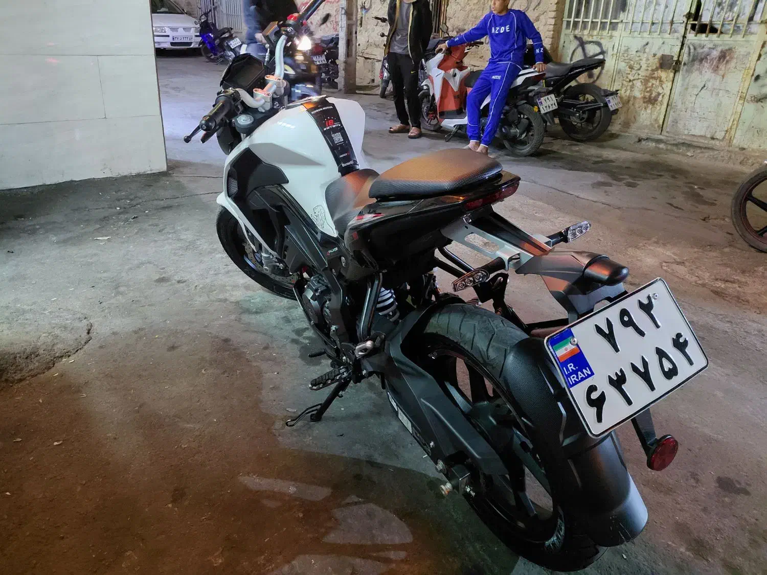 بنلی ۱۸۰ s|موتورسیکلت|بیرجند, |دیوار