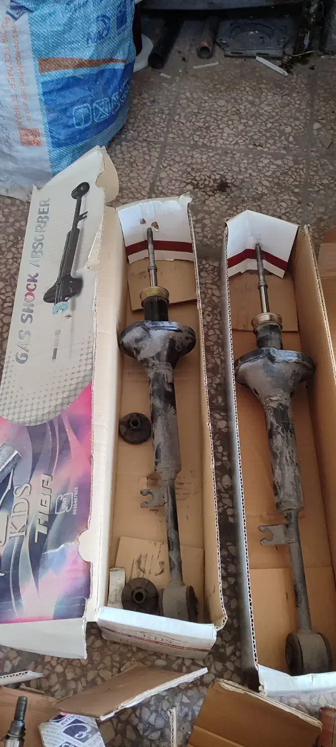 کمک فنر وعقب کوئیک|قطعات یدکی و لوازم جانبی|قم, چهل اختران|دیوار