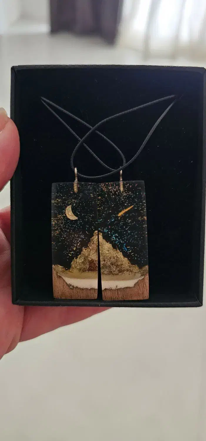 گردنبند رزینی جاودان دستساز|بدلیجات|رشت, پستک|دیوار