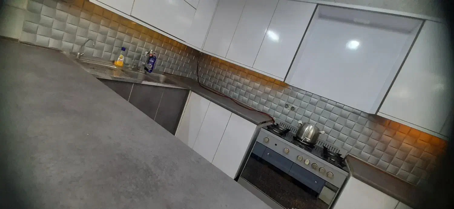 کاغذدیواری . کفپوش پوش. برچسب کمددیوارپوش آجری|خدمات پیشه و مهارت|قم, دروازه چوبی|دیوار