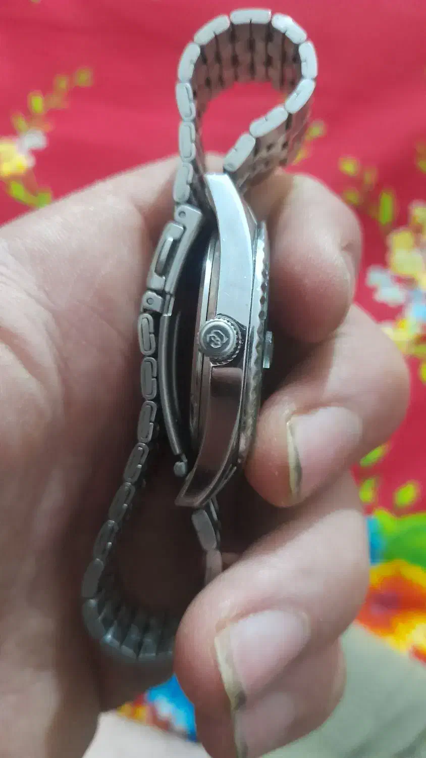 ساعت اصلی سویسی|ساعت|میانه, |دیوار