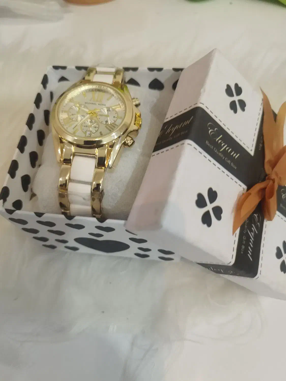 ساعت بند فلزی طلایی سفید نو|ساعت|خمینی‌شهر, |دیوار