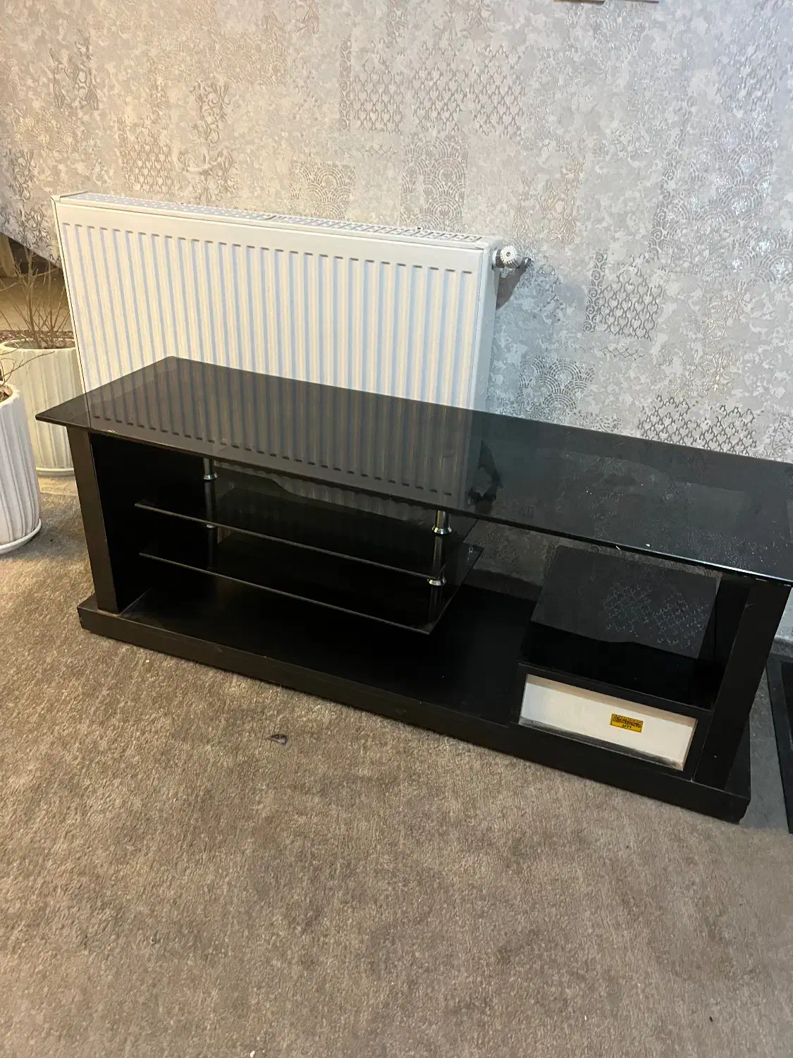 زیر تلوزیونی شیشه با کیفیت|میز تلویزیون|شیراز, جوادیه|دیوار