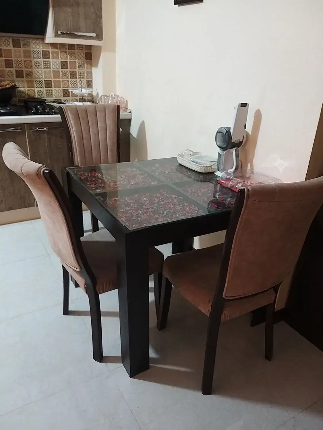 میز ناهاخوری|میز و صندلی غذاخوری|کیش, |دیوار