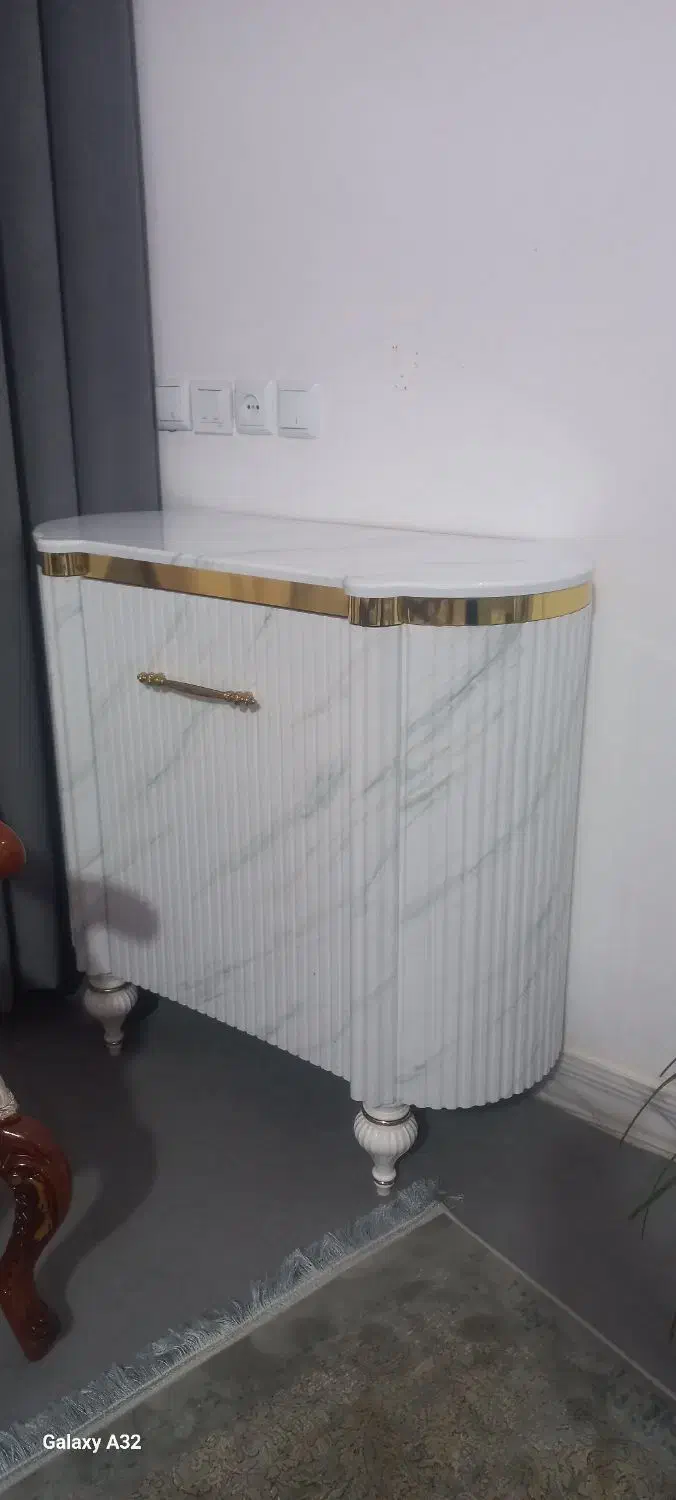 میز تی وی|میز تلویزیون|چهارباغ, |دیوار