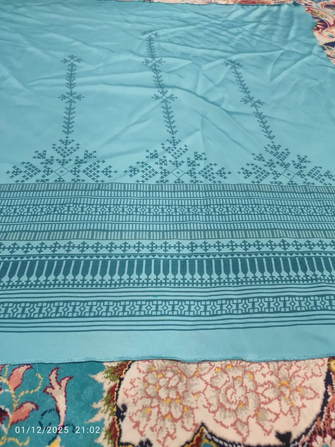 لباس تپه ای|لباس|سیب و سوران, |دیوار