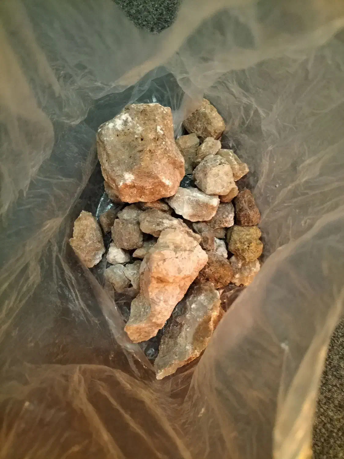 سنگ راف|جواهرات|هشتگرد, فاز ۱ مهستان|دیوار