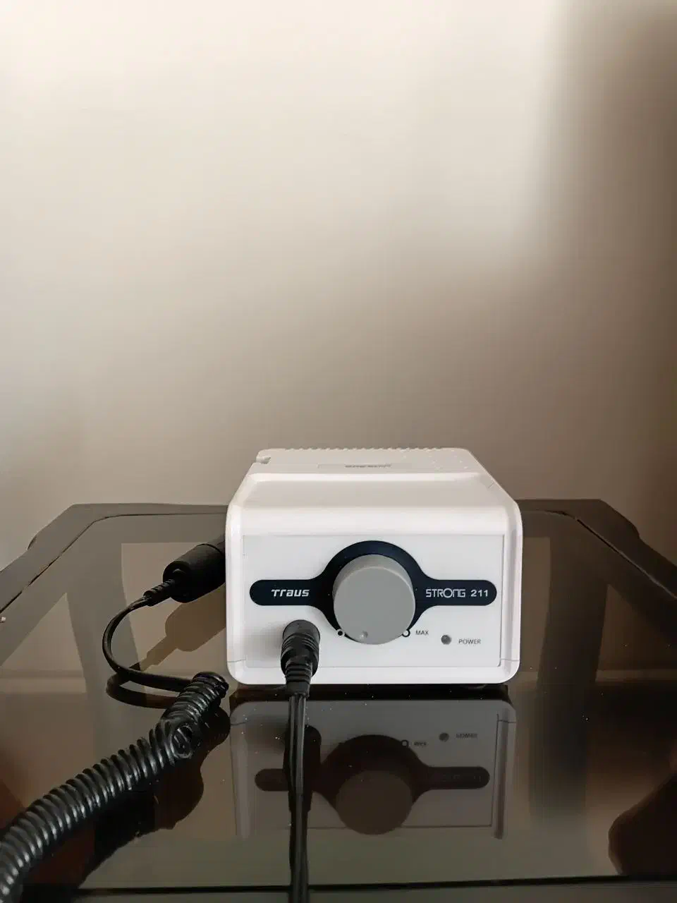 دستگاه کاشت ناخن|آرایشگاه و سالن‌های زیبایی|میانه, |دیوار