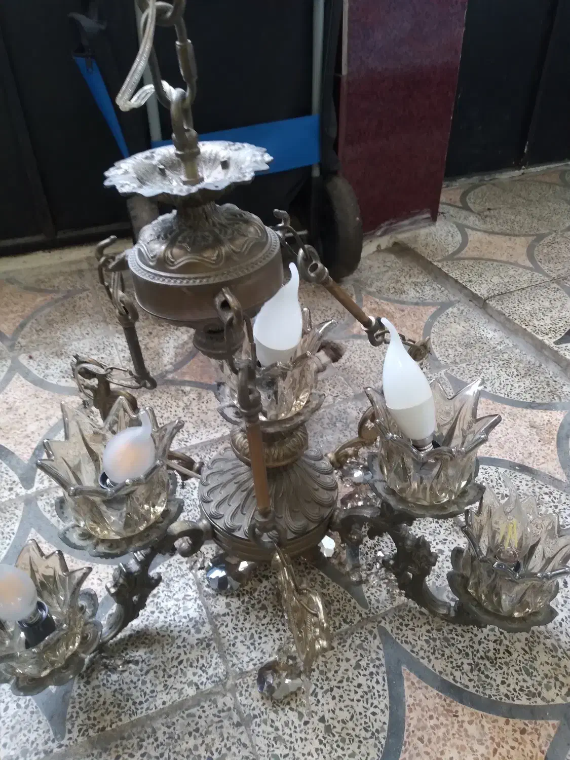 لوستربرنجی ۷شاخه تمیز|لوستر و چراغ آویز|رشت, حمیدیان|دیوار