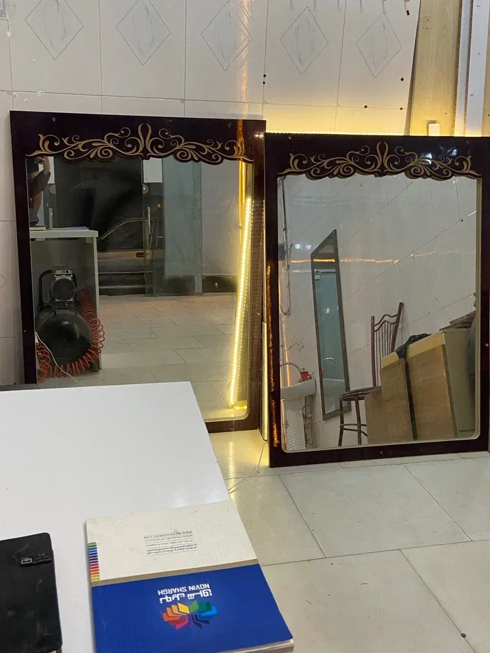 آیینه|آینه|تربت‌حیدریه, آغوی|دیوار