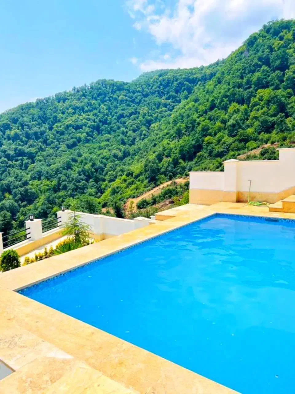 ویلا ۴۵۰ متری مبله با استخر پلاک یک جنگل|فروش خانه و ویلا|امامزاده عبدالله, |دیوار