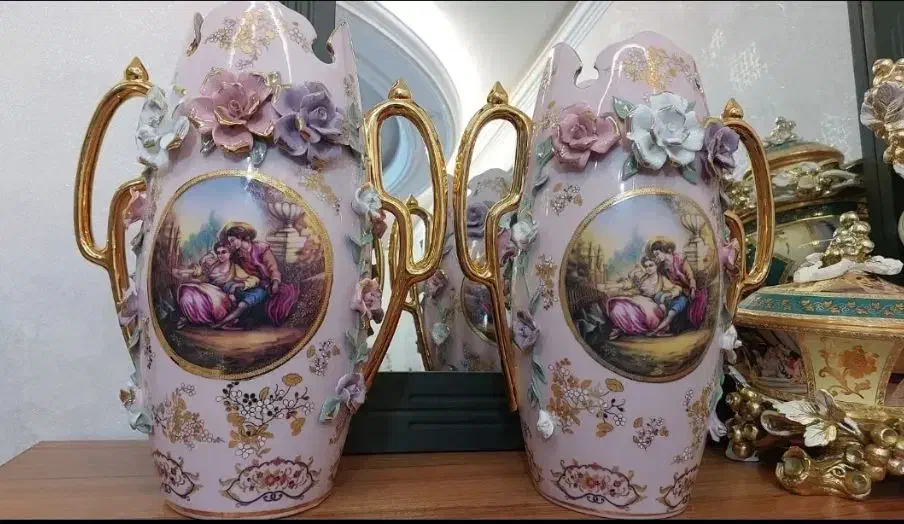 جفت کاپ گلدان چینی گل برجسته انتیک|کلکسیون اشیاء عتیقه|ماهدشت, |دیوار