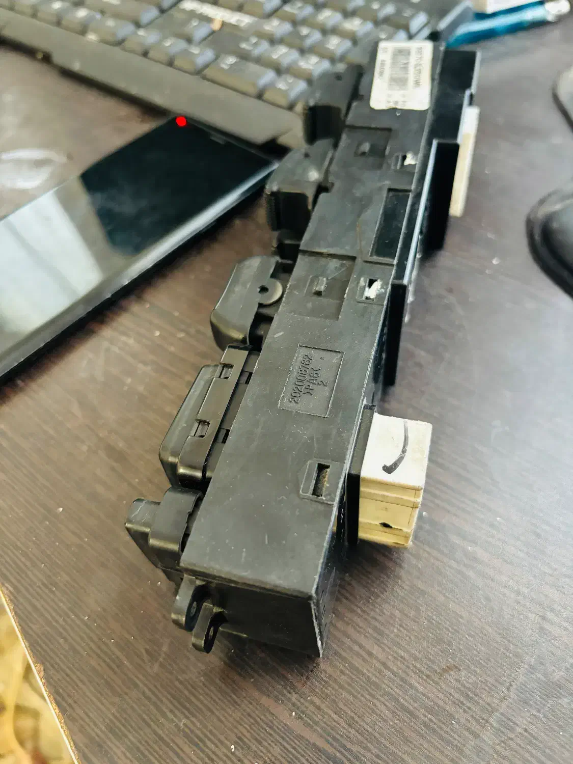 کلید بالابر ازرا|قطعات یدکی و لوازم جانبی|همدان, |دیوار